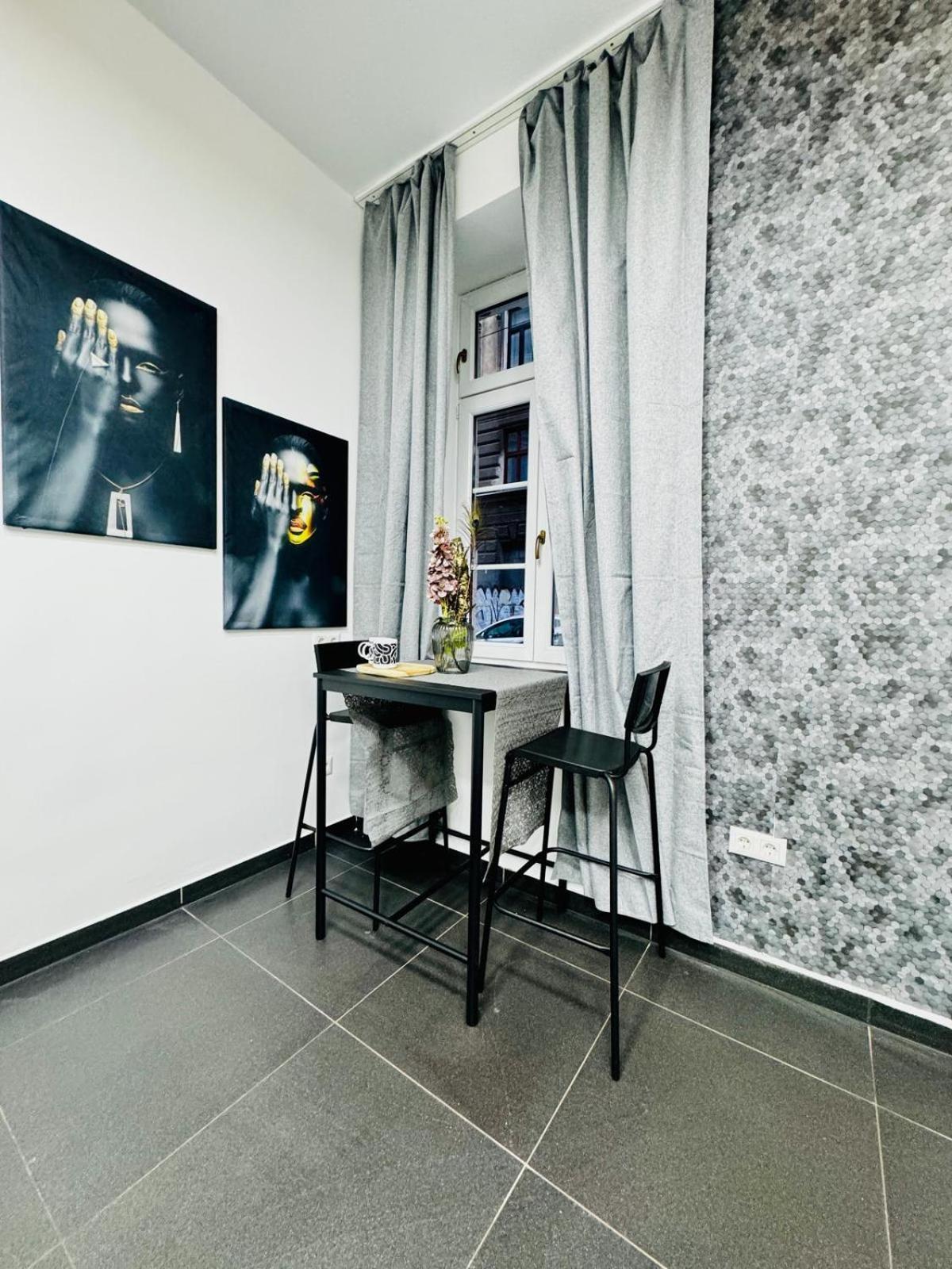 For 3 People, 15 Minutes To Rathausplatz * Wien